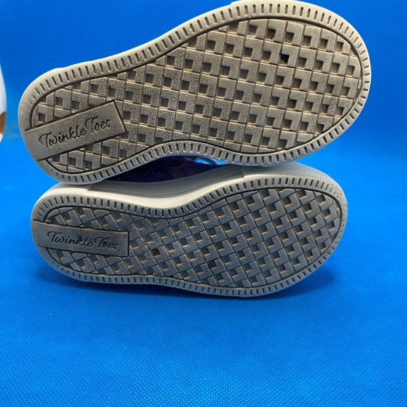 Sketchers Twinkle Toes Unicorn light up shoes - Picture 6 of 11